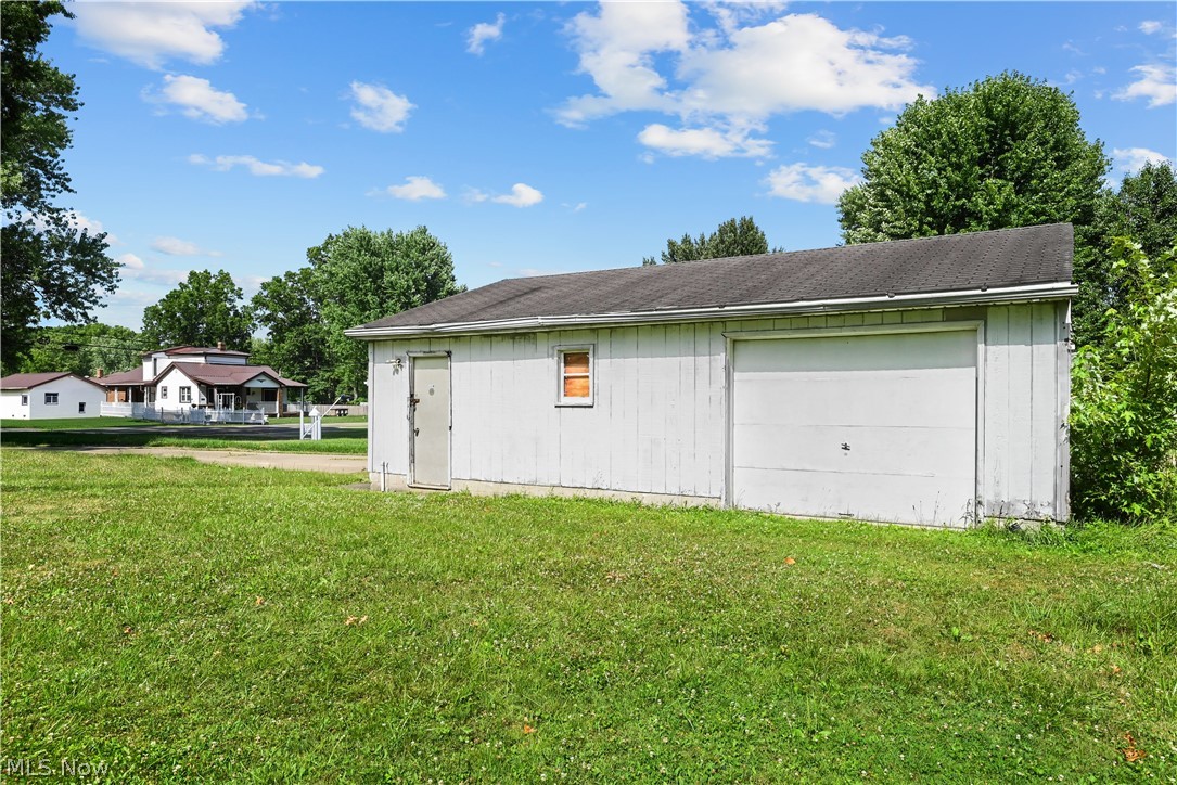 1286 Deforest Road SE Warren OH 44484