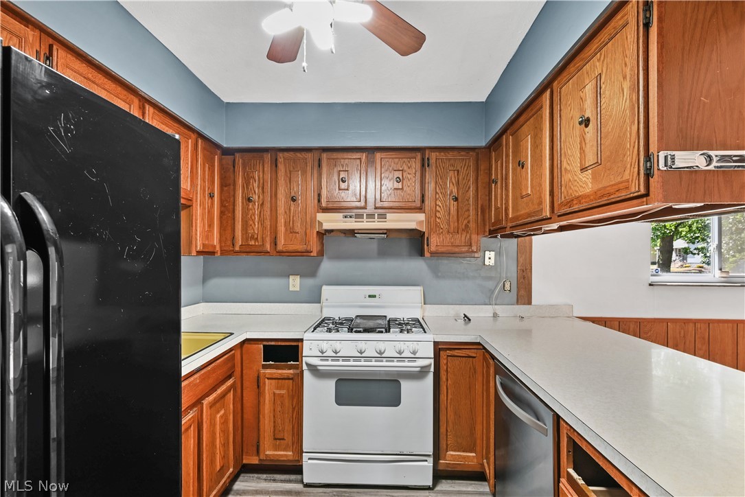 1286 Deforest Road SE Warren OH 44484