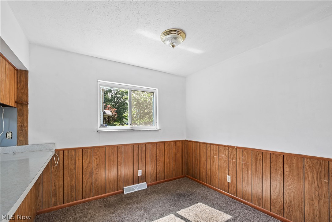 1286 Deforest Road SE Warren OH 44484