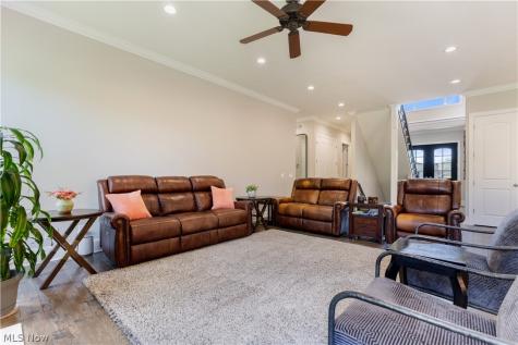 6467 Friarwood Circle NW Canton OH 44718