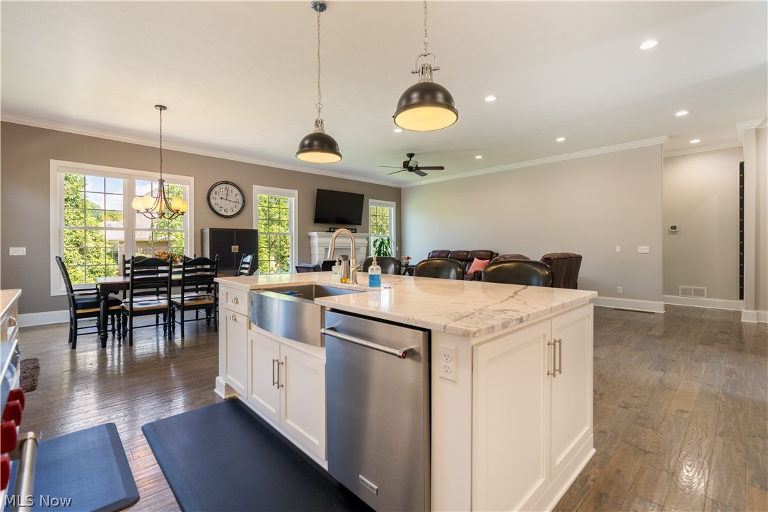 6467 Friarwood Circle NW Canton OH 44718
