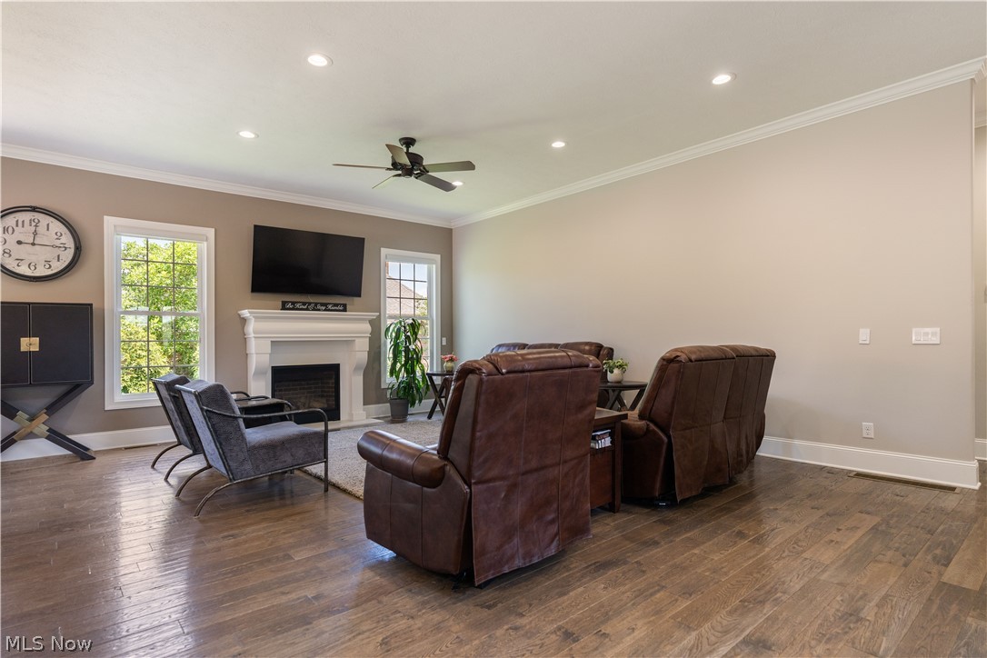 6467 Friarwood Circle NW Canton OH 44718