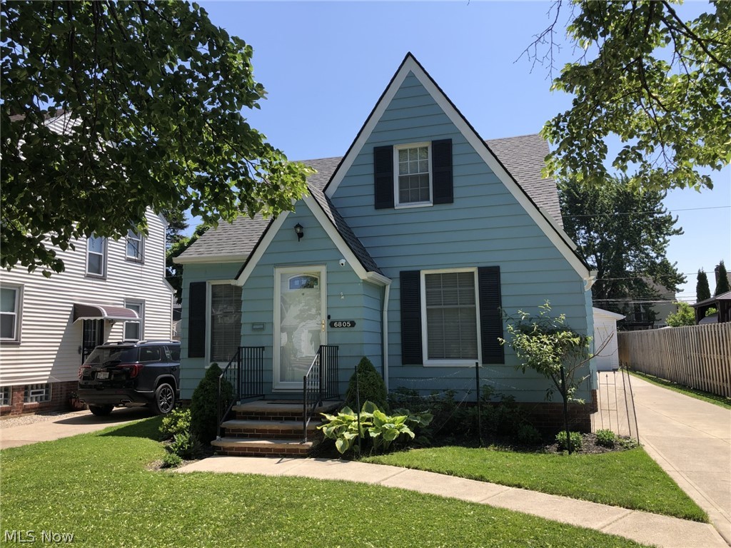 6805 Meadowbrook Avenue Cleveland OH 44144