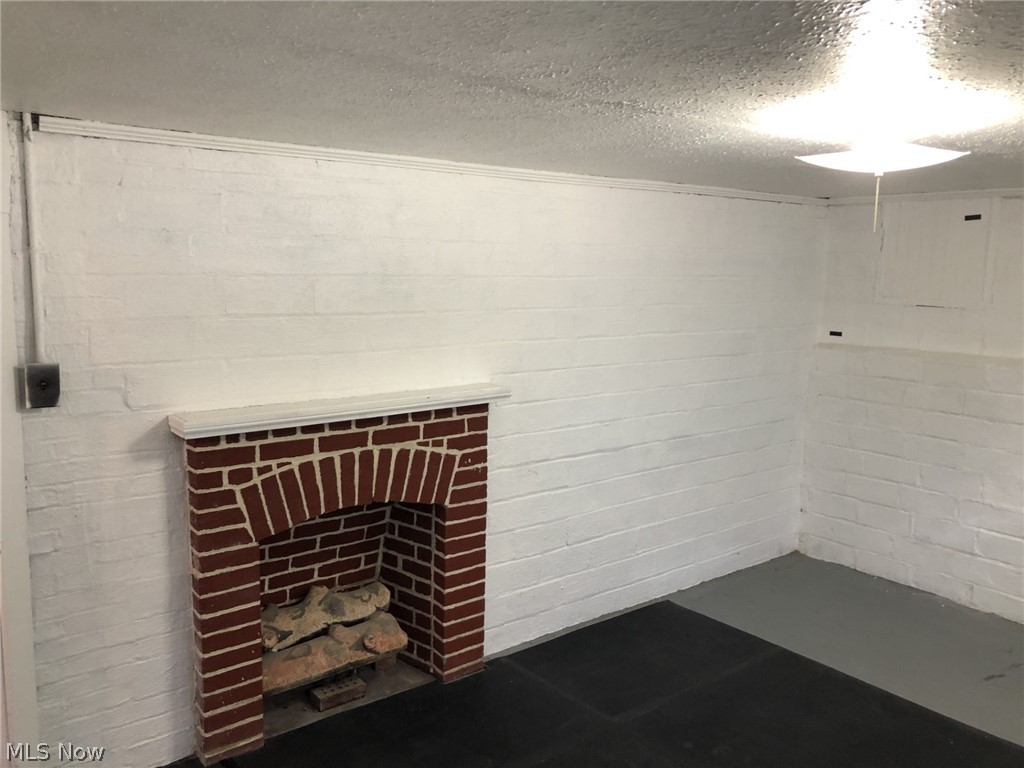 6805 Meadowbrook Avenue Cleveland OH 44144