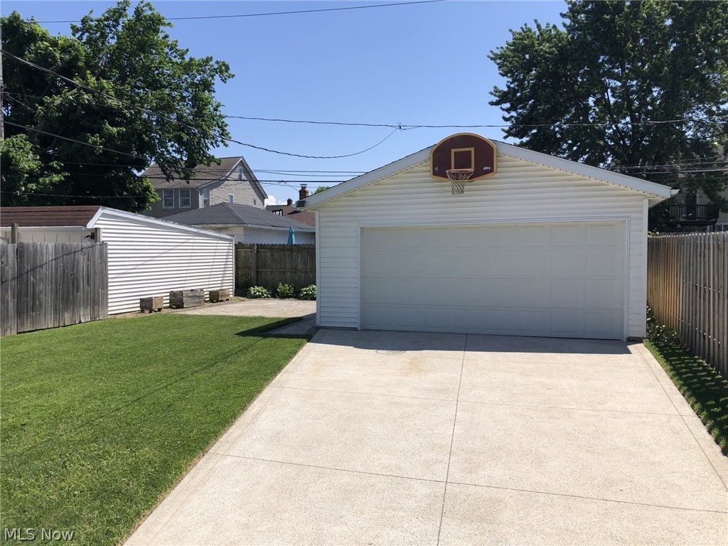 6805 Meadowbrook Avenue Cleveland OH 44144