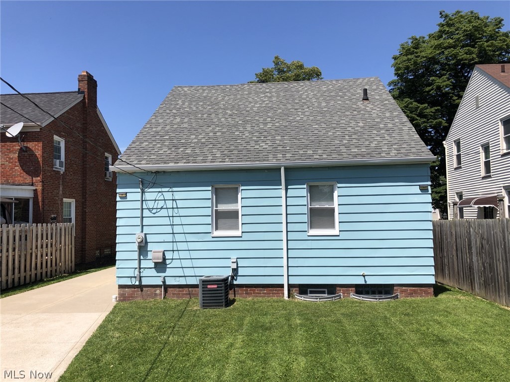 6805 Meadowbrook Avenue Cleveland OH 44144