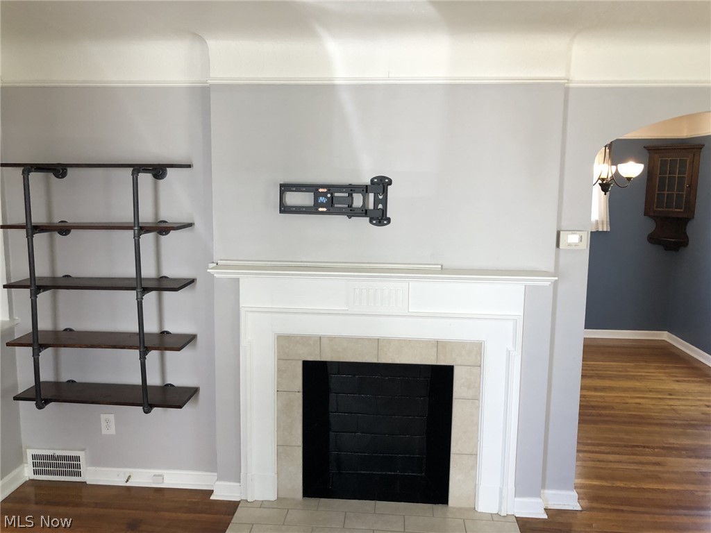 6805 Meadowbrook Avenue Cleveland OH 44144