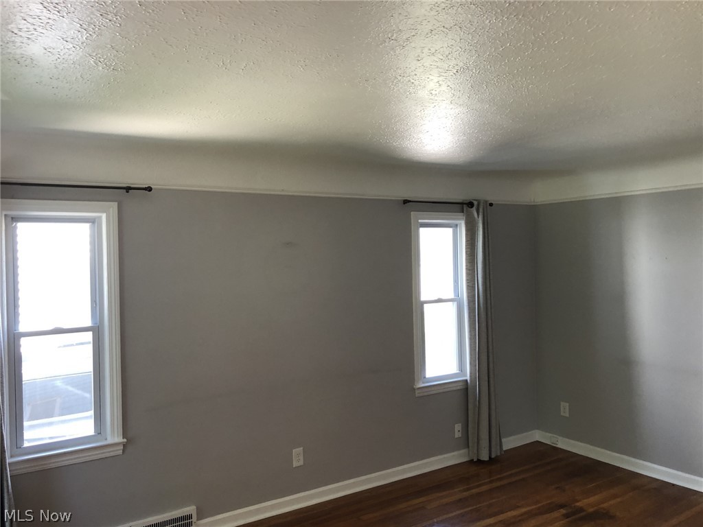 6805 Meadowbrook Avenue Cleveland OH 44144