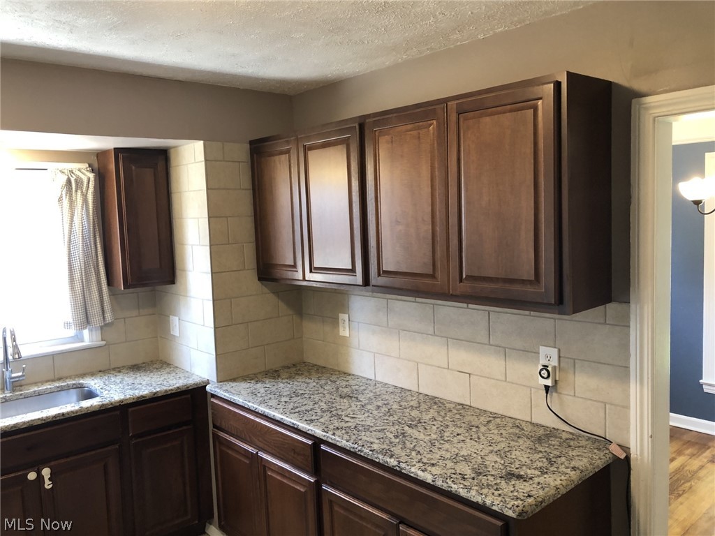 6805 Meadowbrook Avenue Cleveland OH 44144