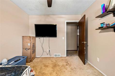5548 Green Oak Avenue Mentor OH 44060