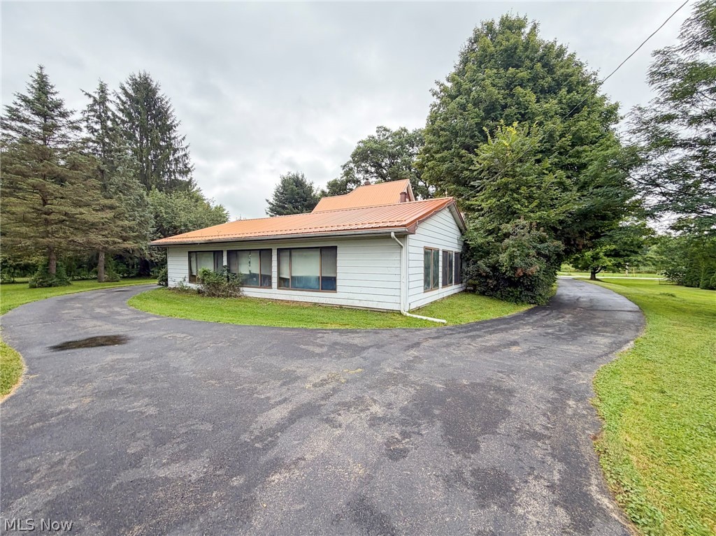 5679 Youngstown Kingsville Road NE Cortland OH 44410