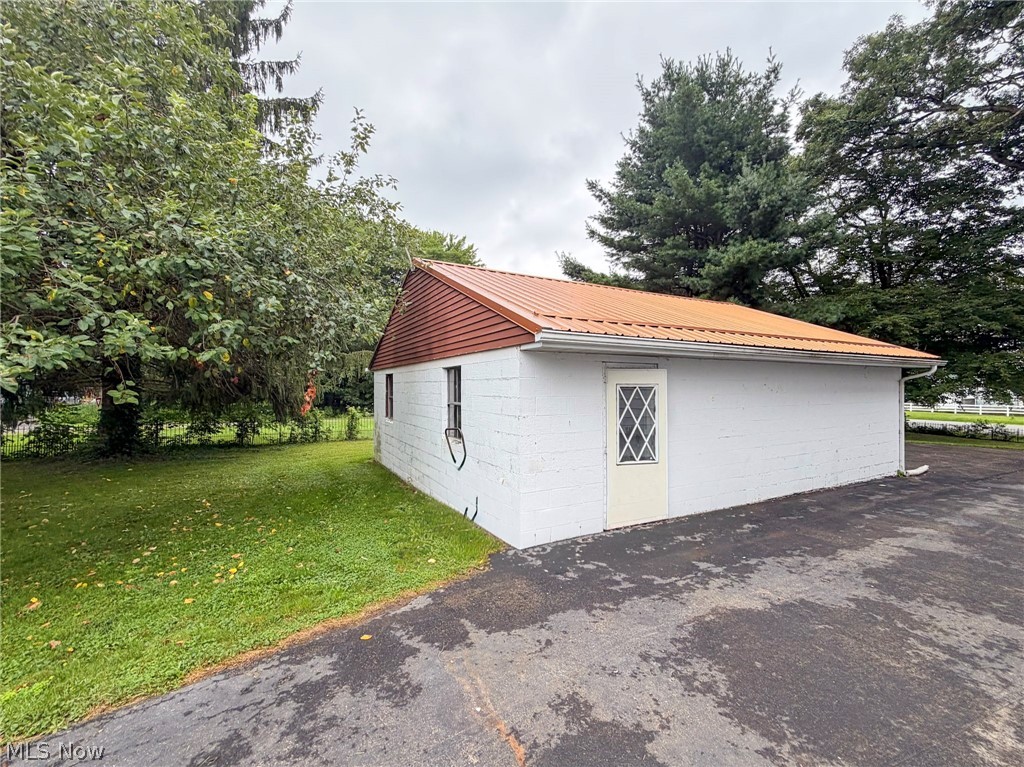 5679 Youngstown Kingsville Road NE Cortland OH 44410