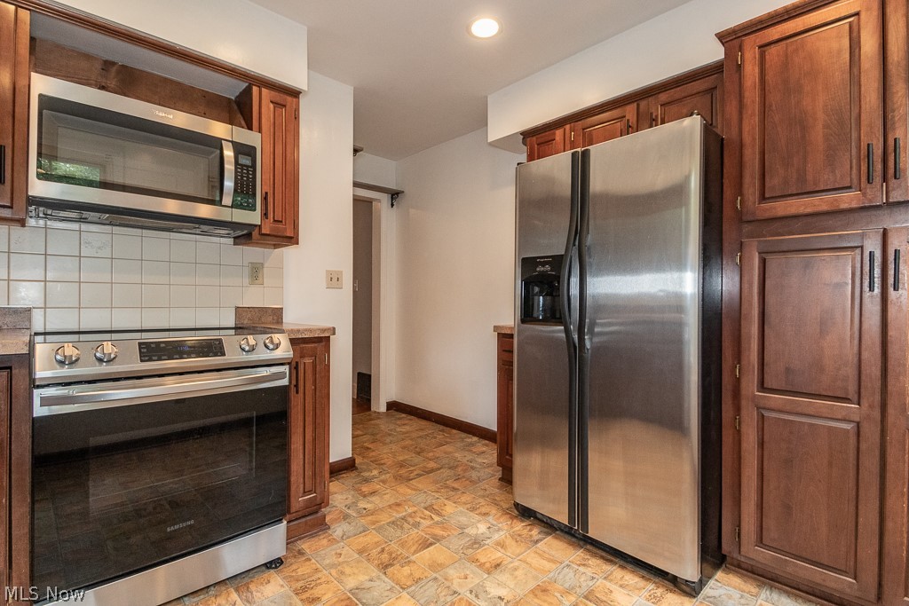 592 E Garfield Road Aurora OH 44202