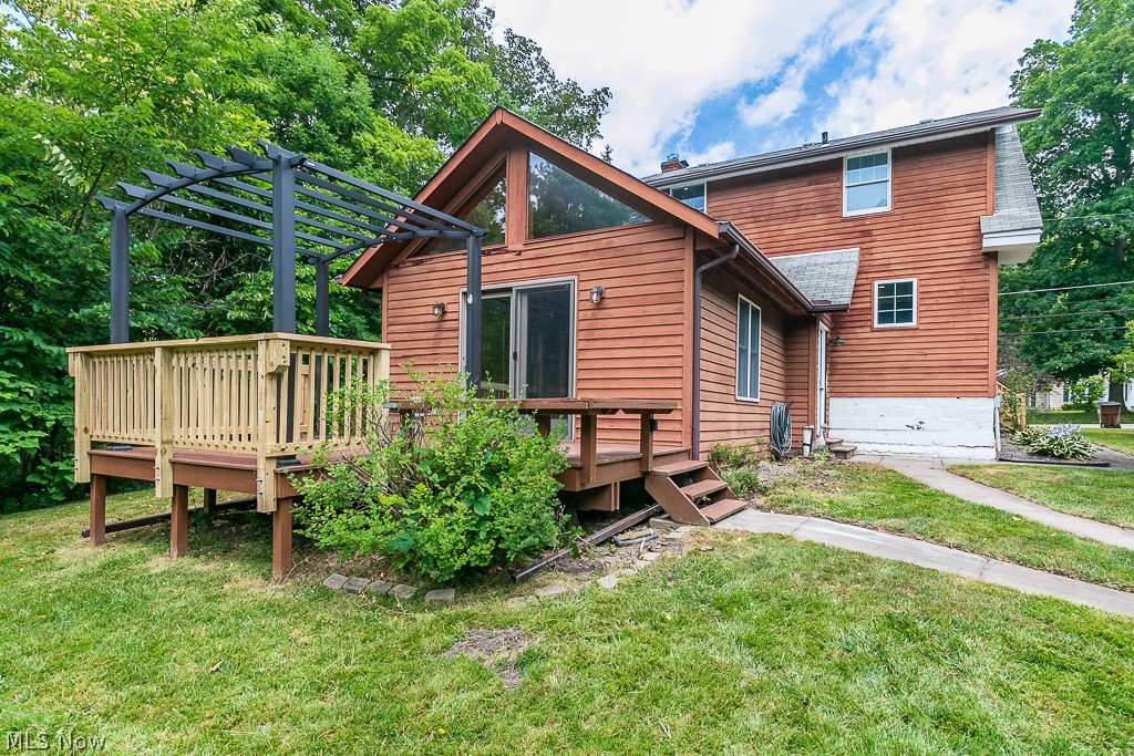 592 E Garfield Road Aurora OH 44202