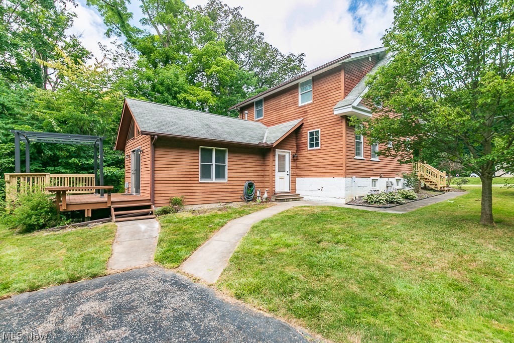 592 E Garfield Road Aurora OH 44202