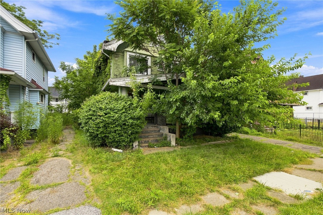 1261 E 135th Street East Cleveland OH 44112