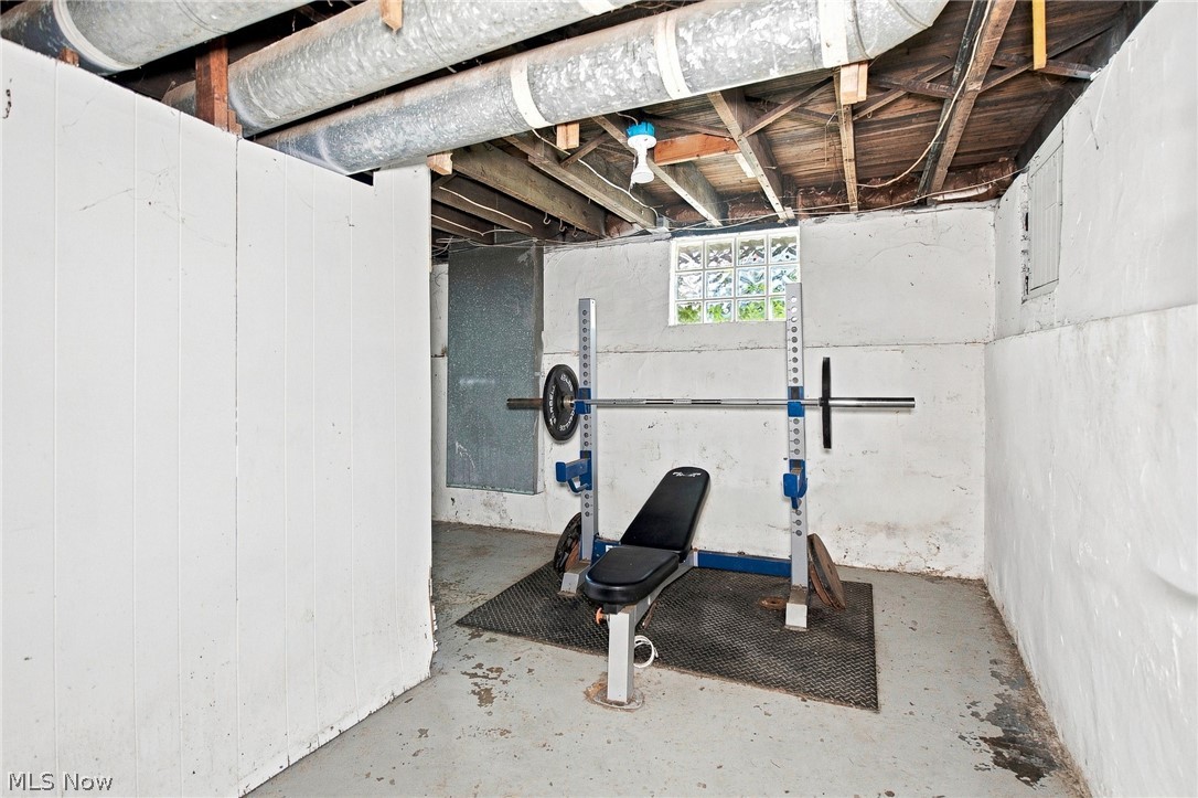 1261 E 135th Street East Cleveland OH 44112