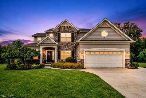 8006 Dovegate Circle Mentor OH 44060