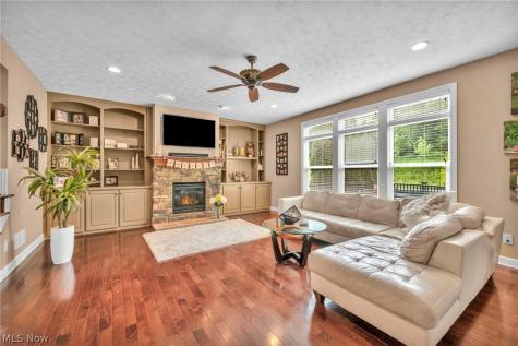 8006 Dovegate Circle Mentor OH 44060