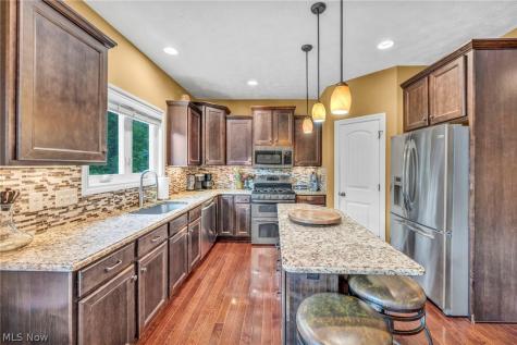 8006 Dovegate Circle Mentor OH 44060