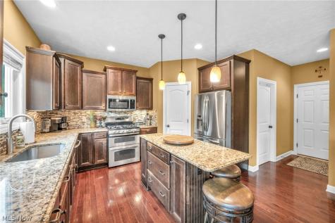 8006 Dovegate Circle Mentor OH 44060