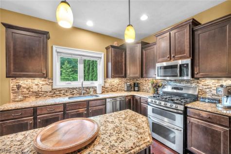 8006 Dovegate Circle Mentor OH 44060