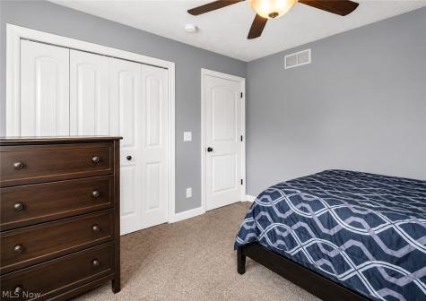 8006 Dovegate Circle Mentor OH 44060