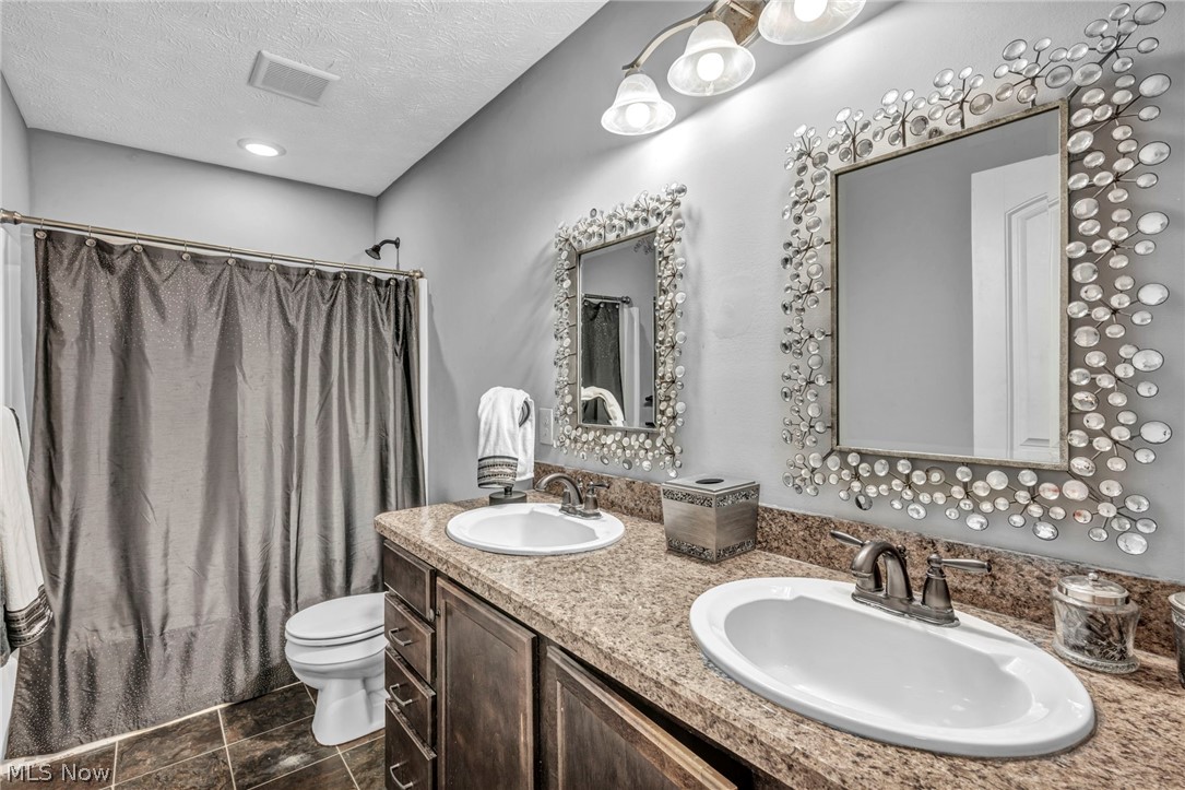 8006 Dovegate Circle Mentor OH 44060