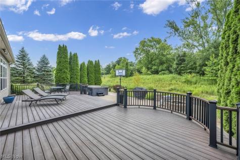8006 Dovegate Circle Mentor OH 44060