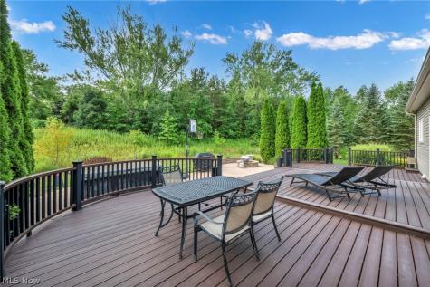 8006 Dovegate Circle Mentor OH 44060