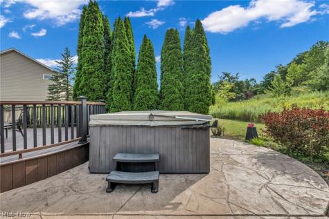 8006 Dovegate Circle Mentor OH 44060