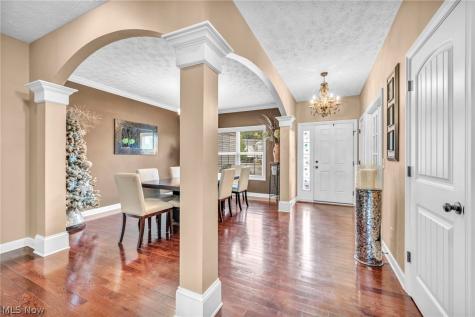 8006 Dovegate Circle Mentor OH 44060