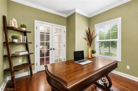 8006 Dovegate Circle Mentor OH 44060
