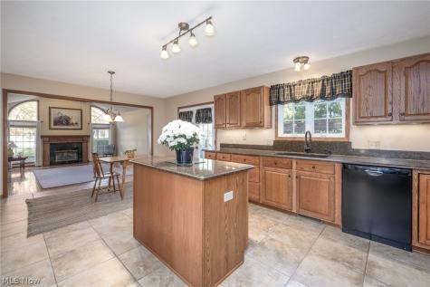 425 Middlestone Way Cuyahoga Falls OH 44223
