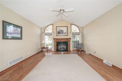 425 Middlestone Way Cuyahoga Falls OH 44223