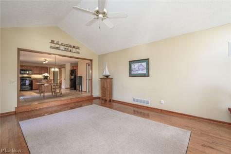 425 Middlestone Way Cuyahoga Falls OH 44223