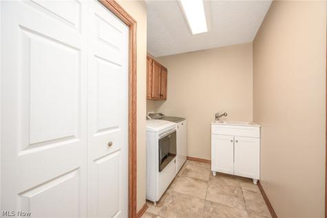 425 Middlestone Way Cuyahoga Falls OH 44223
