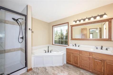 425 Middlestone Way Cuyahoga Falls OH 44223
