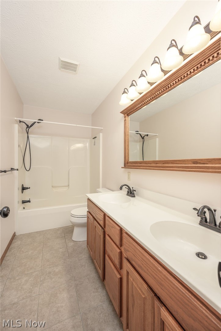 425 Middlestone Way Cuyahoga Falls OH 44223