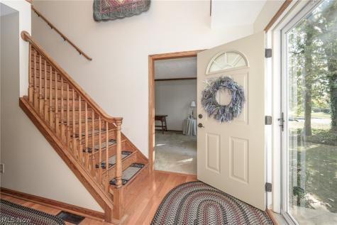 425 Middlestone Way Cuyahoga Falls OH 44223