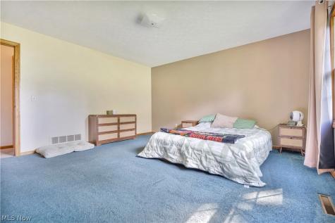 2420 Auberry Drive Akron OH 44312