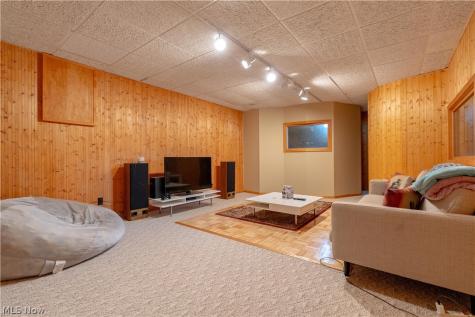 2420 Auberry Drive Akron OH 44312