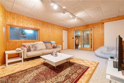2420 Auberry Drive Akron OH 44312