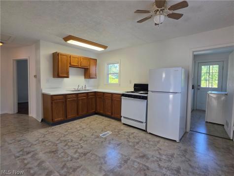 1301 Hulett Avenue Eastlake OH 44095