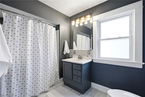 1348 Saint Charles Avenue Lakewood OH 44107