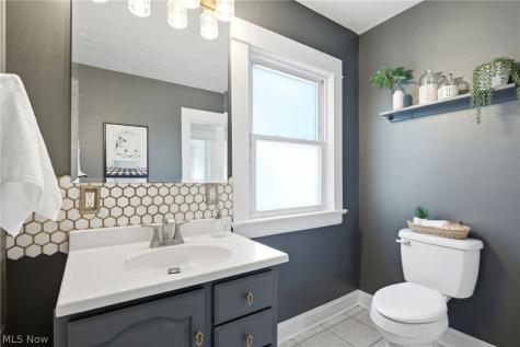 1348 Saint Charles Avenue Lakewood OH 44107