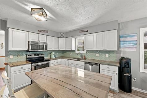 1205 Surfside Circle Aurora OH 44202
