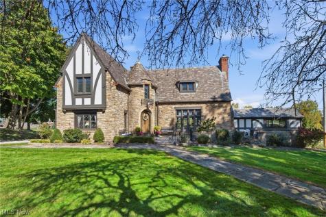 826 E Schaaf Road Brooklyn Heights OH 44131