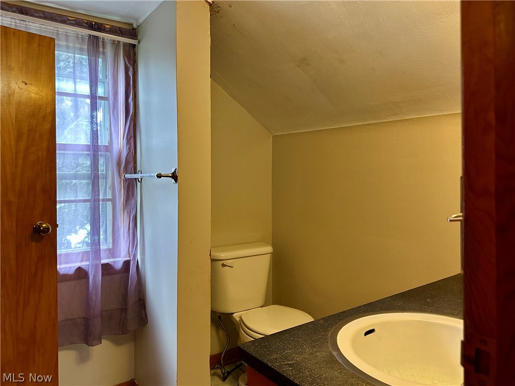 5004 Dunsmore Avenue Ashtabula OH 44004