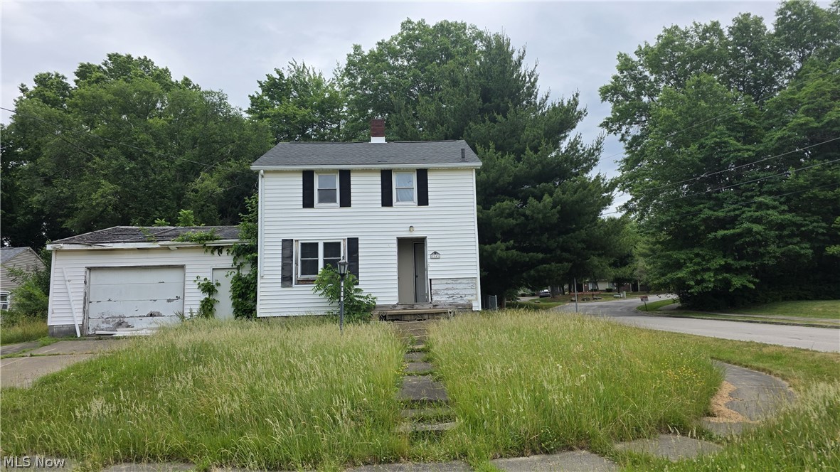 2143 Central Parkway Avenue SE Warren OH 44484